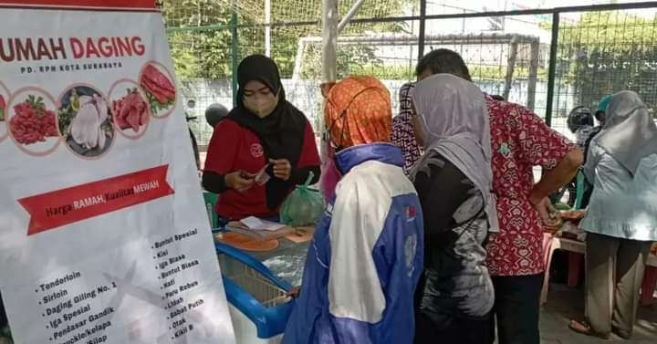 Operasi pasar yang dilakukan RPH untuk kebutuhan daging menjelang Nataru. (Foto: Ist)