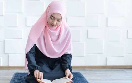 Istiqomah membaca Al-Quran termasuk berzikir. (Foto: travellers)