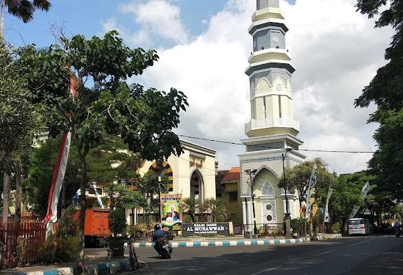 Kehadiran Masjid Agung di setiap kota menjadi simbol dakwah Islam. (Foto: travellers)