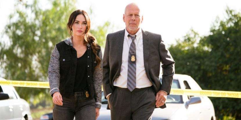 Salah satu adegan film Midnight in the Switchgrass dibintangi aktor kawakan Bruce Willis. (Foto: Lionsgate)