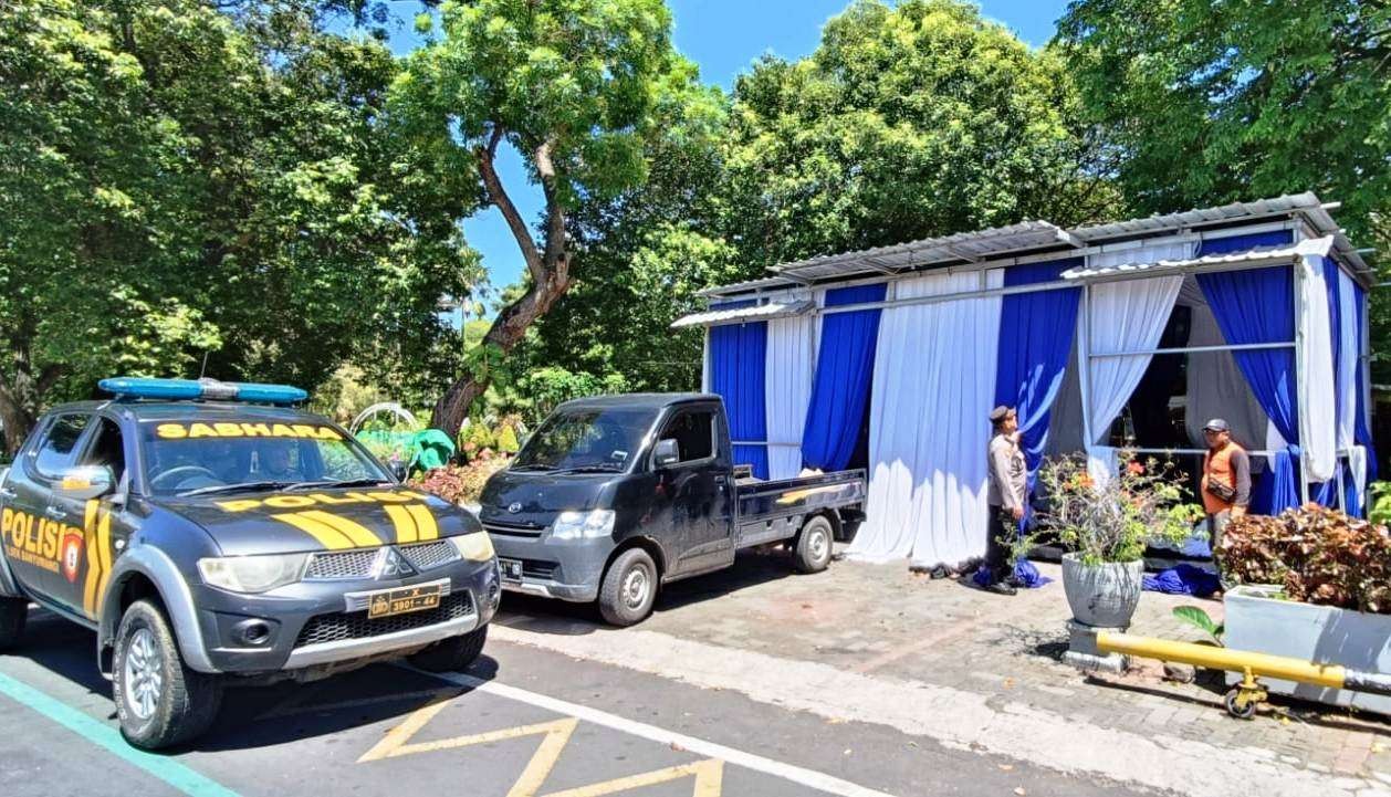 Salah satu pos pengamanan didirikan di sekitar Taman Sritanjung untuk pengamanan Nataru  (foto: istimewa)