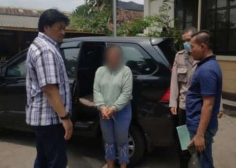 Seorang Ibu rumah tangga ditangkap gegara tipu-tipu bermodus lowongan kerja.(Foto Dokumen Polsek Gedeg)