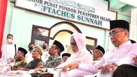 Audiensi Tim Penyelesaian Non-Yudisial Pelenggaran HAM (PPHAM) berat masa lalu bersama PBNU dan ulama NU Jawa Timur di Pondok Pesantren Miftachussunnah asuhan Rois ‘Am PBNU KH Miftachul Akhyar di Jalan Kedung Tarukan Surabaya Jawa Timur, Selasa 27 Desember 2022. (Foto: pp miftachussunnah)