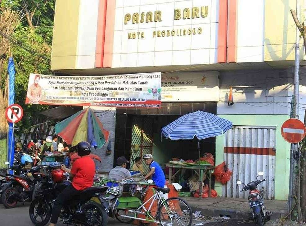 Suasana Pasar Baru, Kota Probolinggo. (Foto: Ikhsan Mahmudi/Ngopibareng.id)