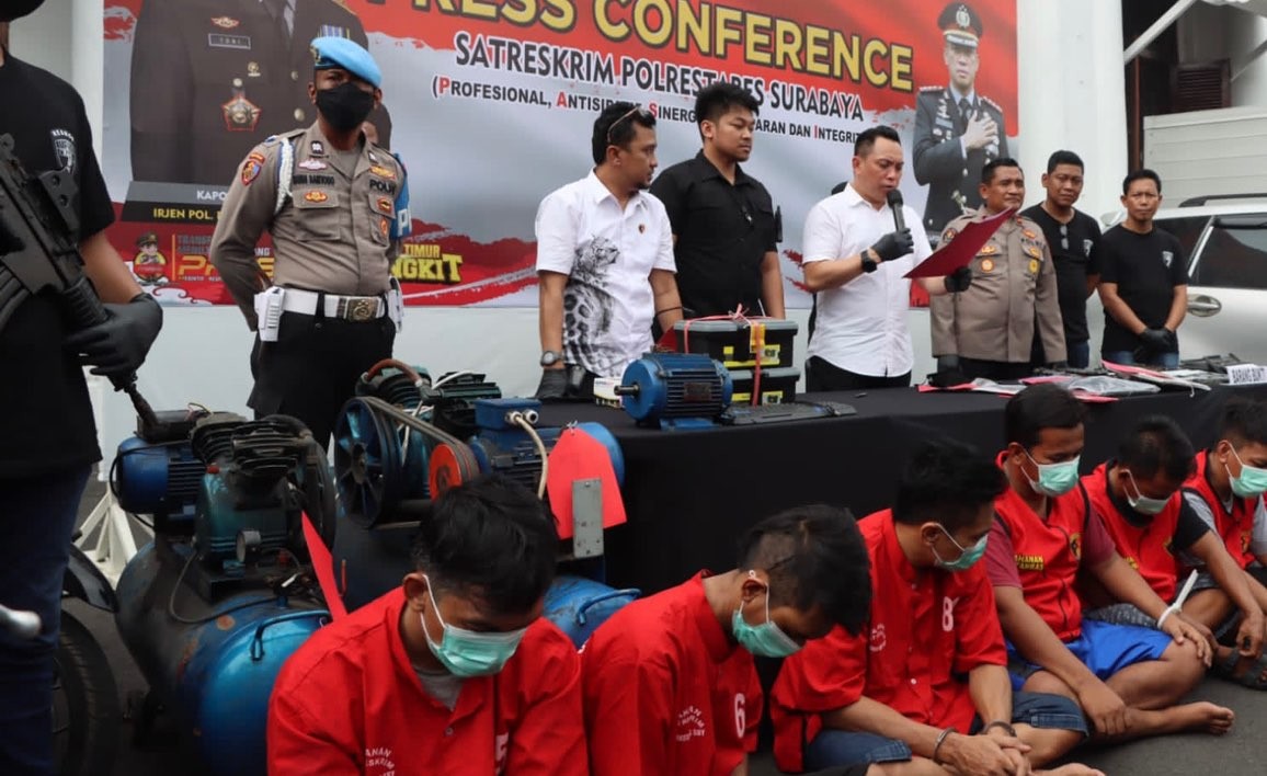 Pelaku pembobolan gudang di Surabaya (Foto: Andhi Dwi/Ngopibareng.id)