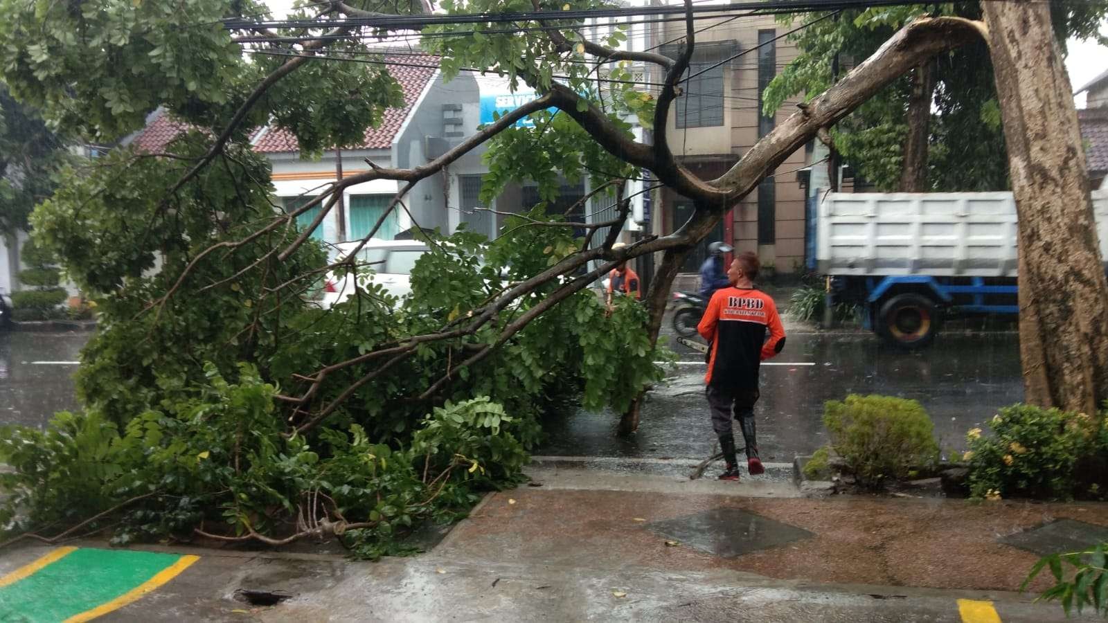 Cuaca ekstrem jelang pergantian tahun, BPBD Kabupaten Kediri imbau warga waspada. (Foto: Istimewa)