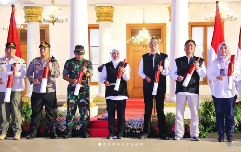 Gubernur Jawa Timur Khofifah Indar Parawansa meminta warga Jawa Timur bekerja keras dan jaga persaudaraan di Tahun 2023. (Foto: Instagram @Khofifah)