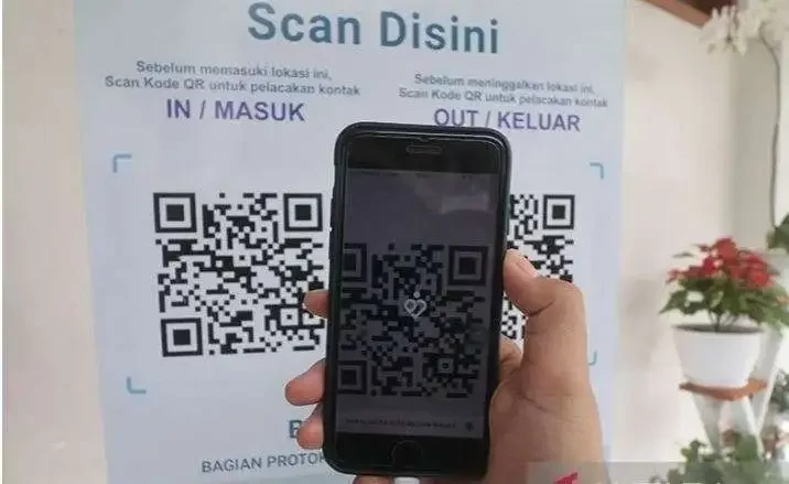 Ilustrasi scan barcode PeduliLindungi. (Foto: Antara)