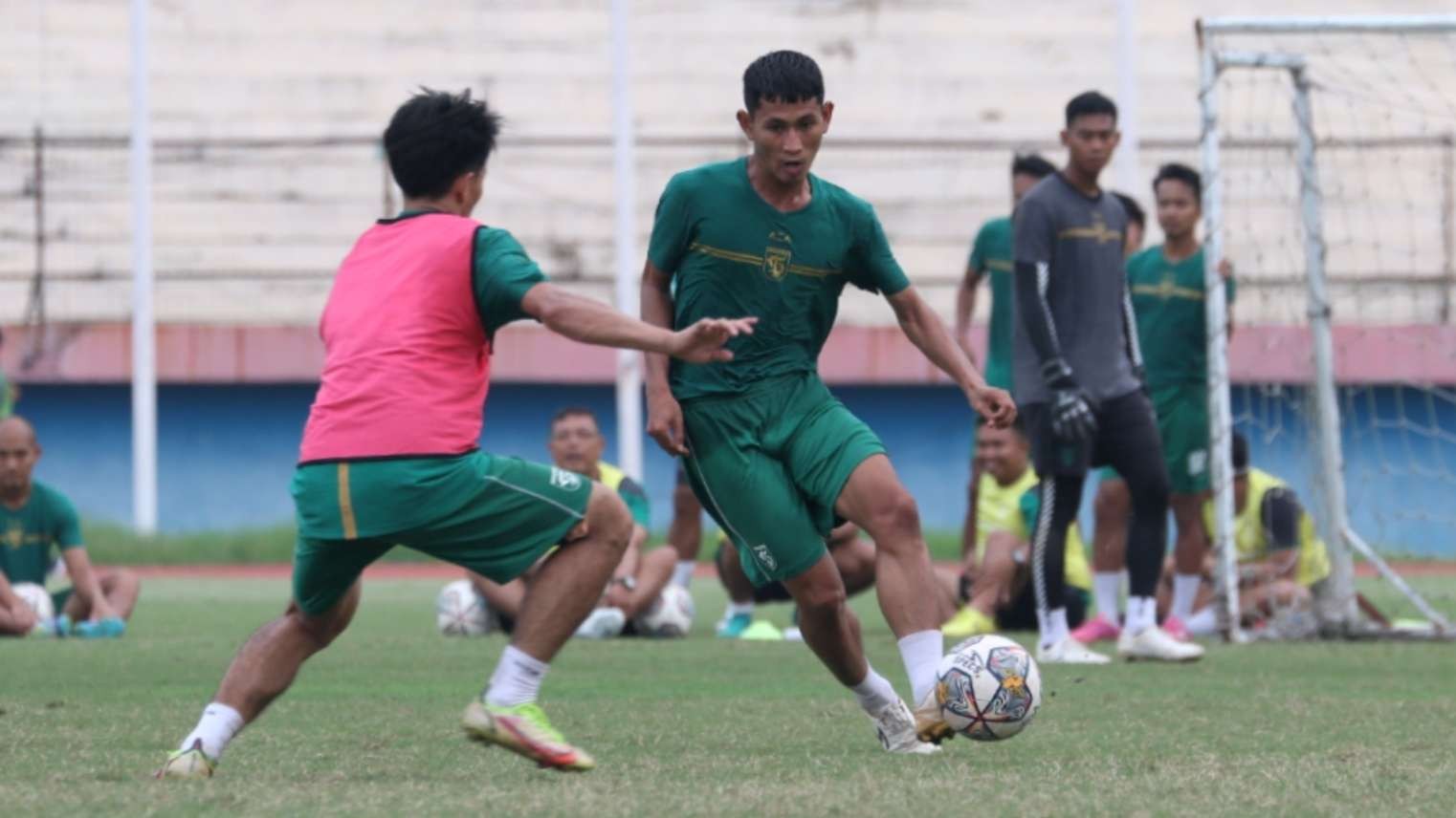 Pemain Persebaya saat menjalani latihan di Sidoarjo. (Foto: Fariz Yarbo/Ngopibareng.id)