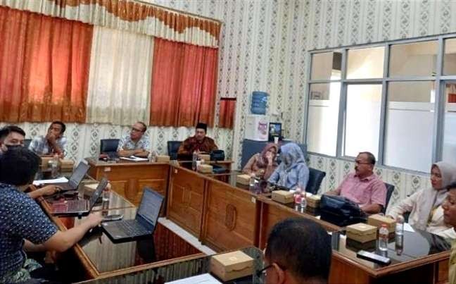 Rapat kerja Komisi IV DPRD dengan Dinkes Situbondo terungkap 84 anak gizi buruk selama Januari hingga Desember 2022.(Foto: Humas DPRD Situbondo)