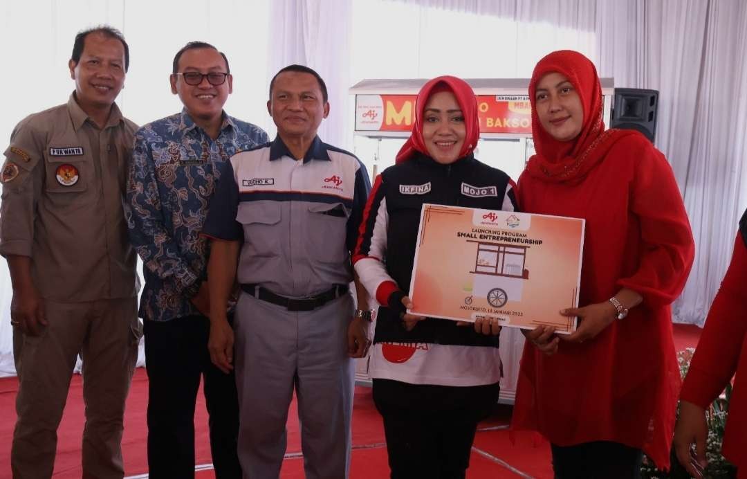 Launching program Small Entrepreneurship, di Balai Desa Mlirip. (Foto : Dokumen Kominfo)