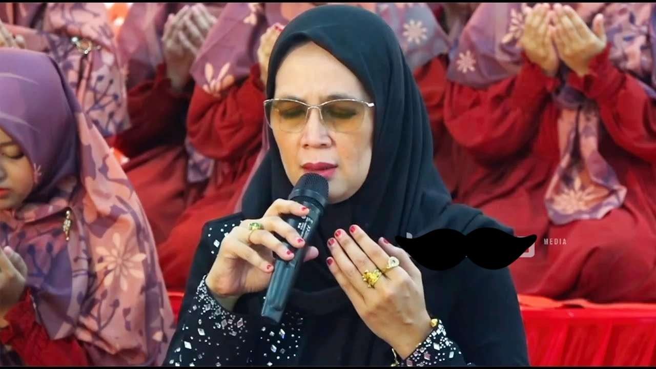 Bu Nyai Hannah Zamzami Lirboyo, ketika melantunkan ayat-ayat Kitab Suci Al-Quran. (Foto: lirboyo)