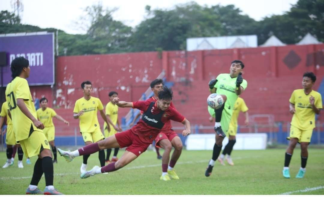 Persik hajar tim lokal dalam laga hiburan pengganti laga lawan Persita yang ditunda. (Foto: Media Officer Persik)