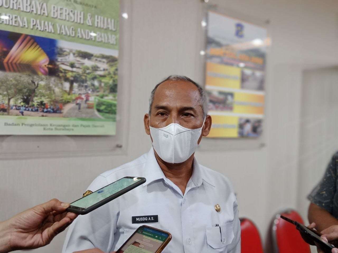 Kepala Bapenda Kota Surabaya, Musdiq Ali Suhudi ketika menjelaskan pembayaran PBB lewat E-Commers. (Foto: Humas Pemkot Surabaya)