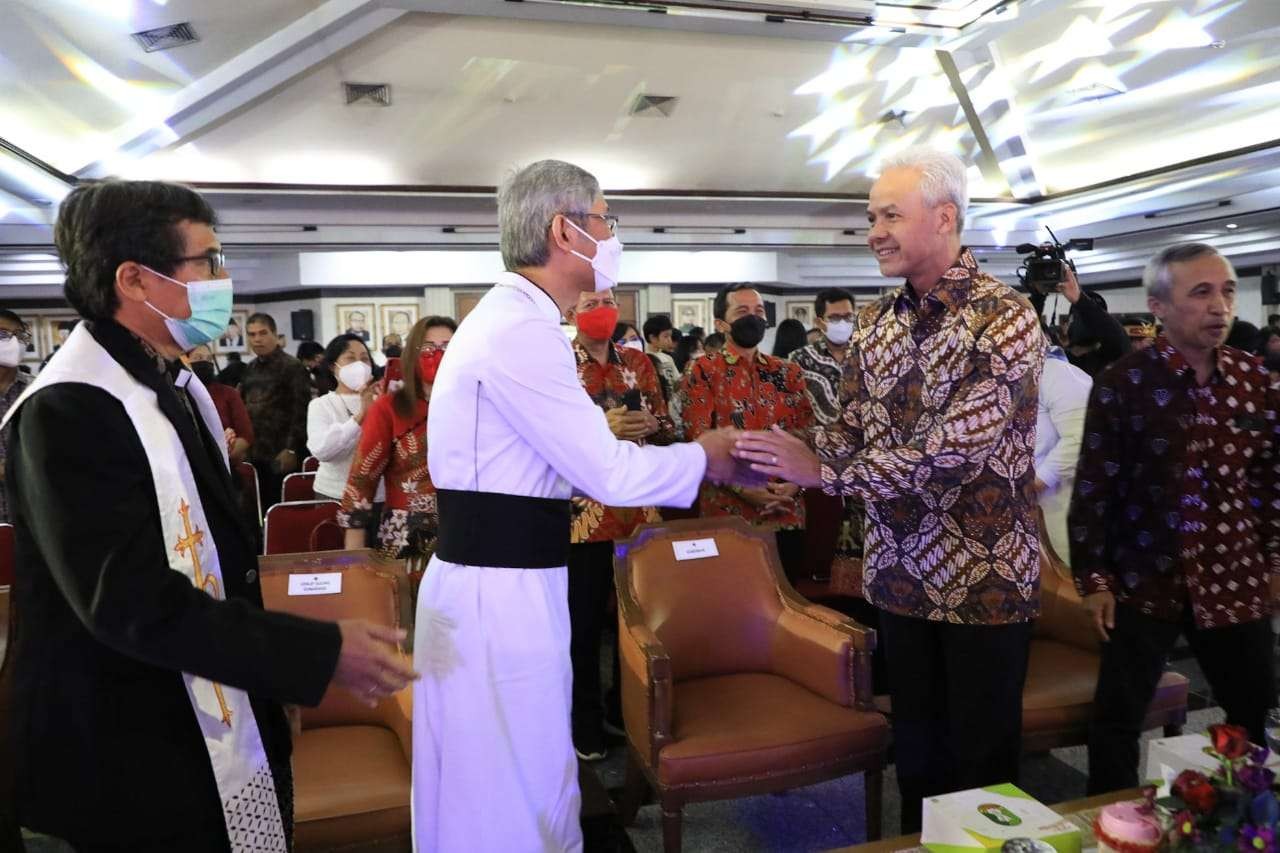 Gubernur Ganjar Pranowo menghadiri Perayaan Natal 2022 dan Tahun Baru 2023 bersama umat Kristiani di lingkungan Pemprov Jateng, di Gedung Gradhika Bhakti Praja, Sabtu 14 Januari 2023. (Foto: istimewa)