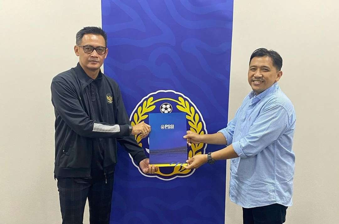 CEO Bandung Premier League, Doni Setiabudi atau akrab disapa Kang Jalu, resmi mendaftarkan diri jadi calon Ketum PSSI di GBK Arena, Senayan, Jakarta, Senin 16 Januari 2023 siang. (Foto: Instagram @a_7alu)