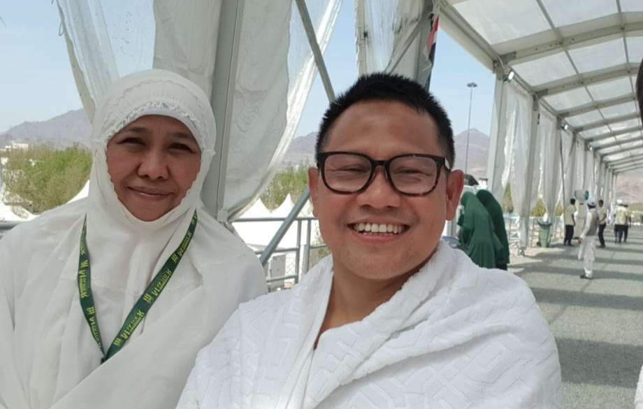 Menjalankan ibadah umrah: Khofifah Indar Parawansa dan Muhaimin Iskandar. (Foto: dok/ngopi bareng. I'd)