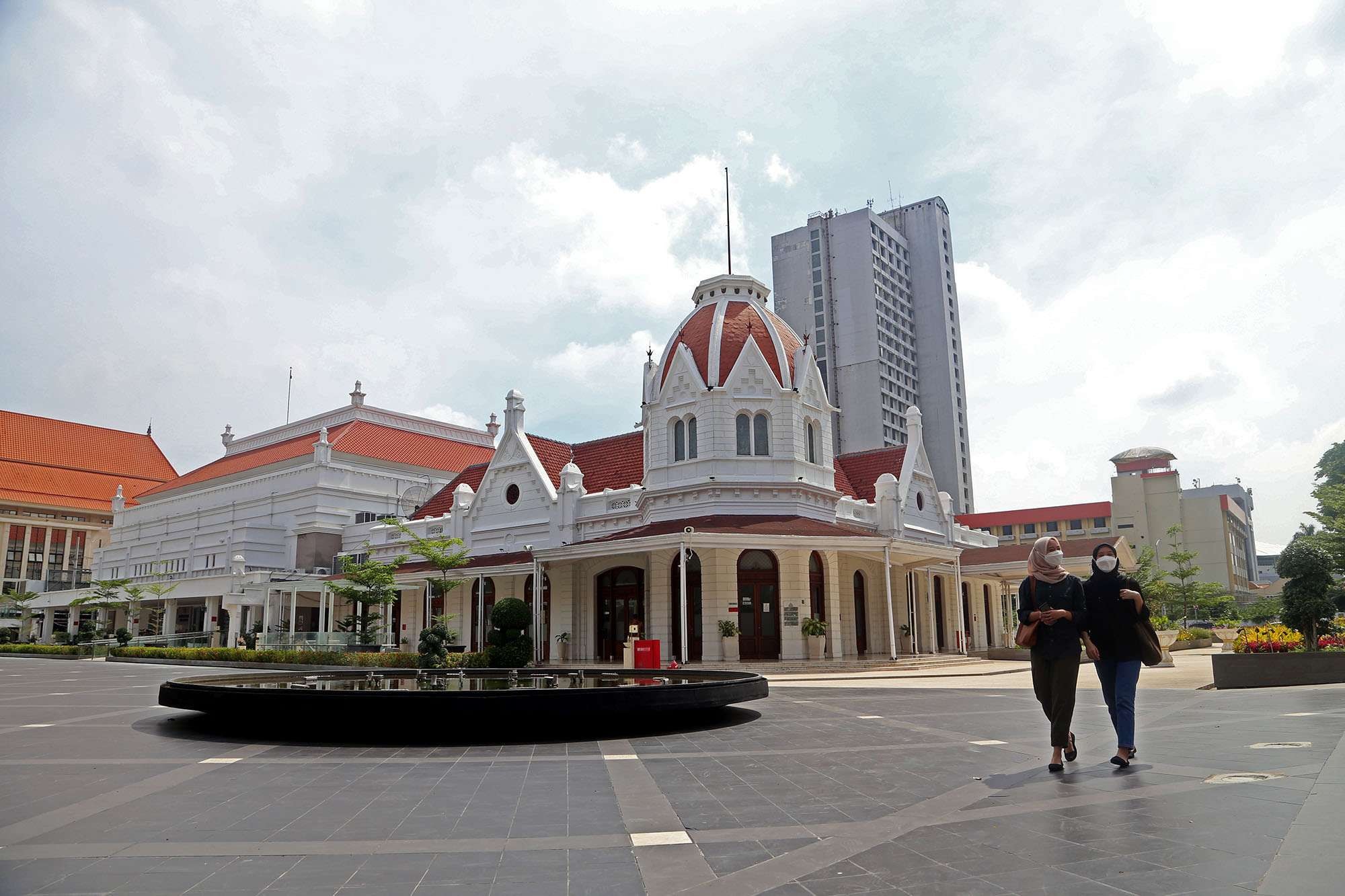 Alun-Alun Surabaya yang akan ditutup besok, baik area indoor maupun outdoor. (Foto: Humas Pemkot Surabaya)