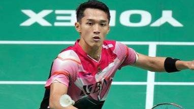 Tunggal putra Indonesia, Jonatan Christie juga gagal lolos ke final India Open 2023 setelah kalah melawan unggulan pertama asal Denmark, Viktor Axelsen. (Foto: PBSI)