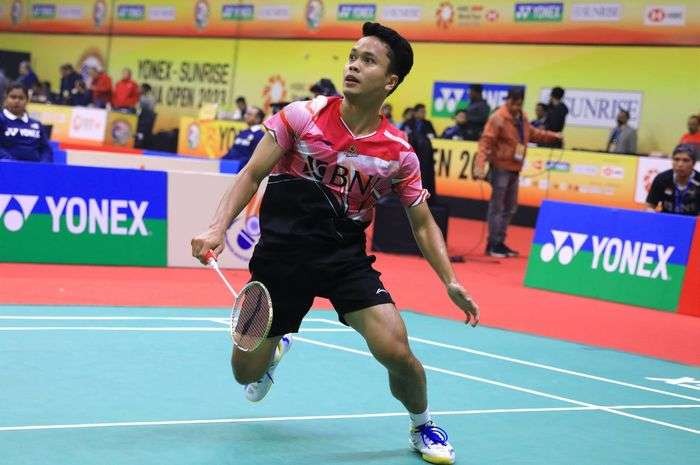 Tunggal putra Indonesia, Anthony Sinisuka Ginting tersingkir di semifinal India Open 2023. Ginting kalah dari wakil Thailand, Kunlavut Vitidsarn 25-27 dan 15-21. (Foto: PBSI)