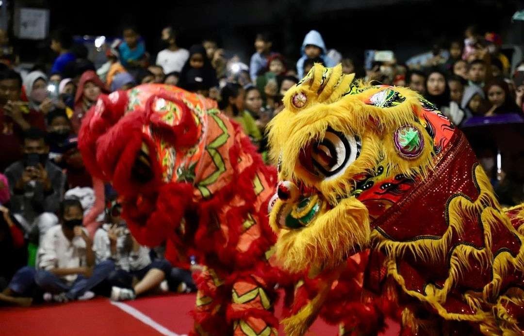 Atraksi barongsai. (Foto: Instagram @surabaya)