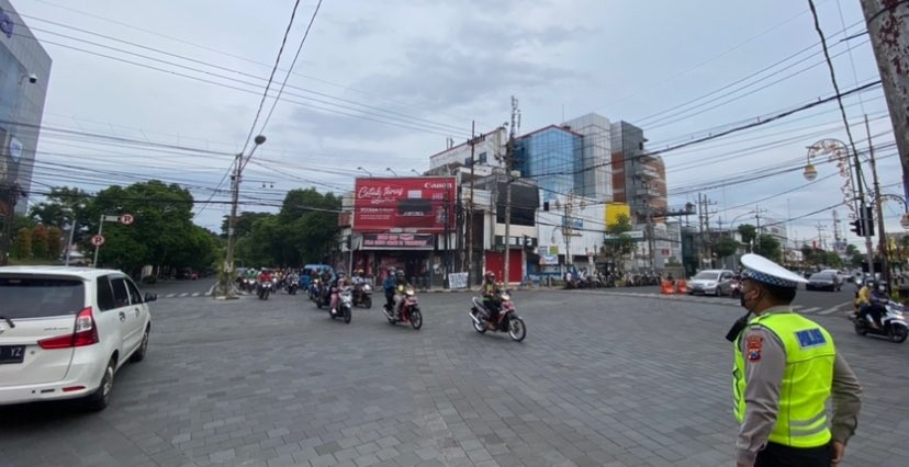 Ruas jalan di Kawasan Kayutangan Heritage, Kota Malang rencananya akan dijadikan satu arah. (Foto: Lalu Theo/Ngopibareng.id)