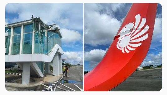 Sayap kanan pesawat Lion Air dengan nomor penerbangan JT 797 menabrak Garbarata Bandara Mopah Merauke, Papua Selatan. (Foto: Twitter)