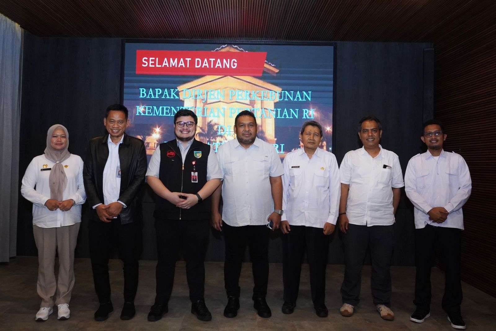 Pertemuan Bupati Kediri dengan Dirjen Perkebunan rancang kerja sama fokus pada pengembangan komoditas kopi. (Foto: Kominfo Kabupaten Kediri)