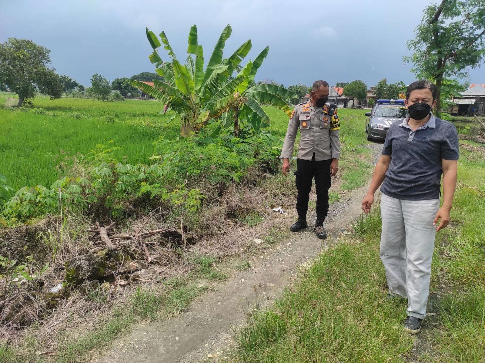 Kapolsek Lamongan Kompol Fadelan sedang cek lokasi yang diisukan terjadi penculikan anak (Foto: Istimewa)