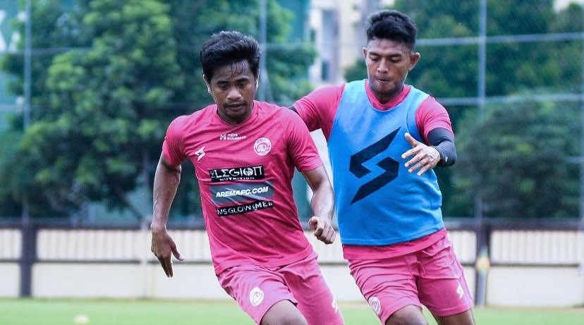 Pemain Arema FC saat menjalani sesi latihan sebelum laga kontra PSM Makassar (Foto: Twitter/@AremafcOfficial)