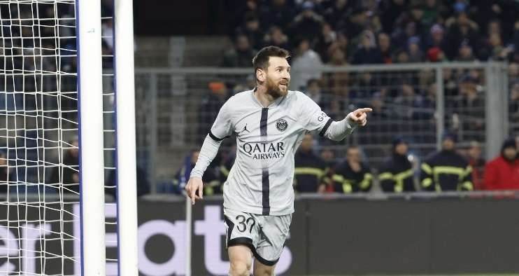 Lionel Messi pernah tuliskan kata 'Judas' di loker Gerard Pique sebelum ia hengkang ke PSG. (Foto: Twitter/@PSG_inside)