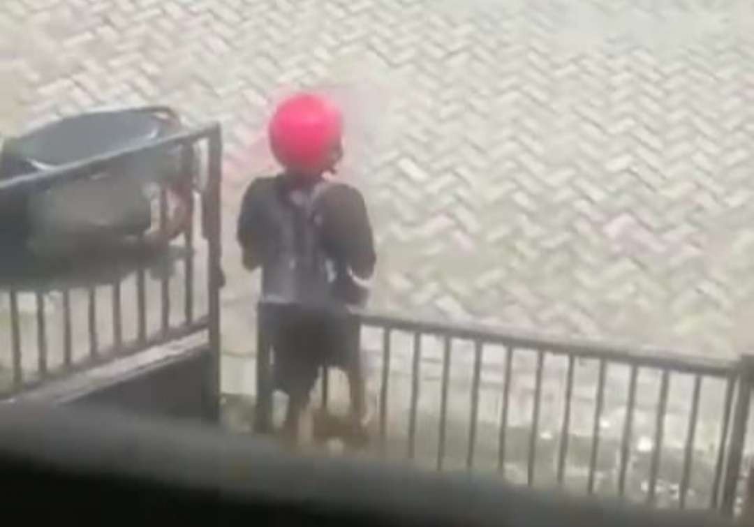 Tangkapan layar video viral pencurian celana dalam.(Foto Istimewa)