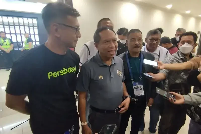 Menpora Zainudin Amali setelah menonton pertandingan Persib dan PSS di Stadion GBLA, Kota Bandung, Jawa Barat, Minggu, 5 Februari 2023. (Foto: Ant)