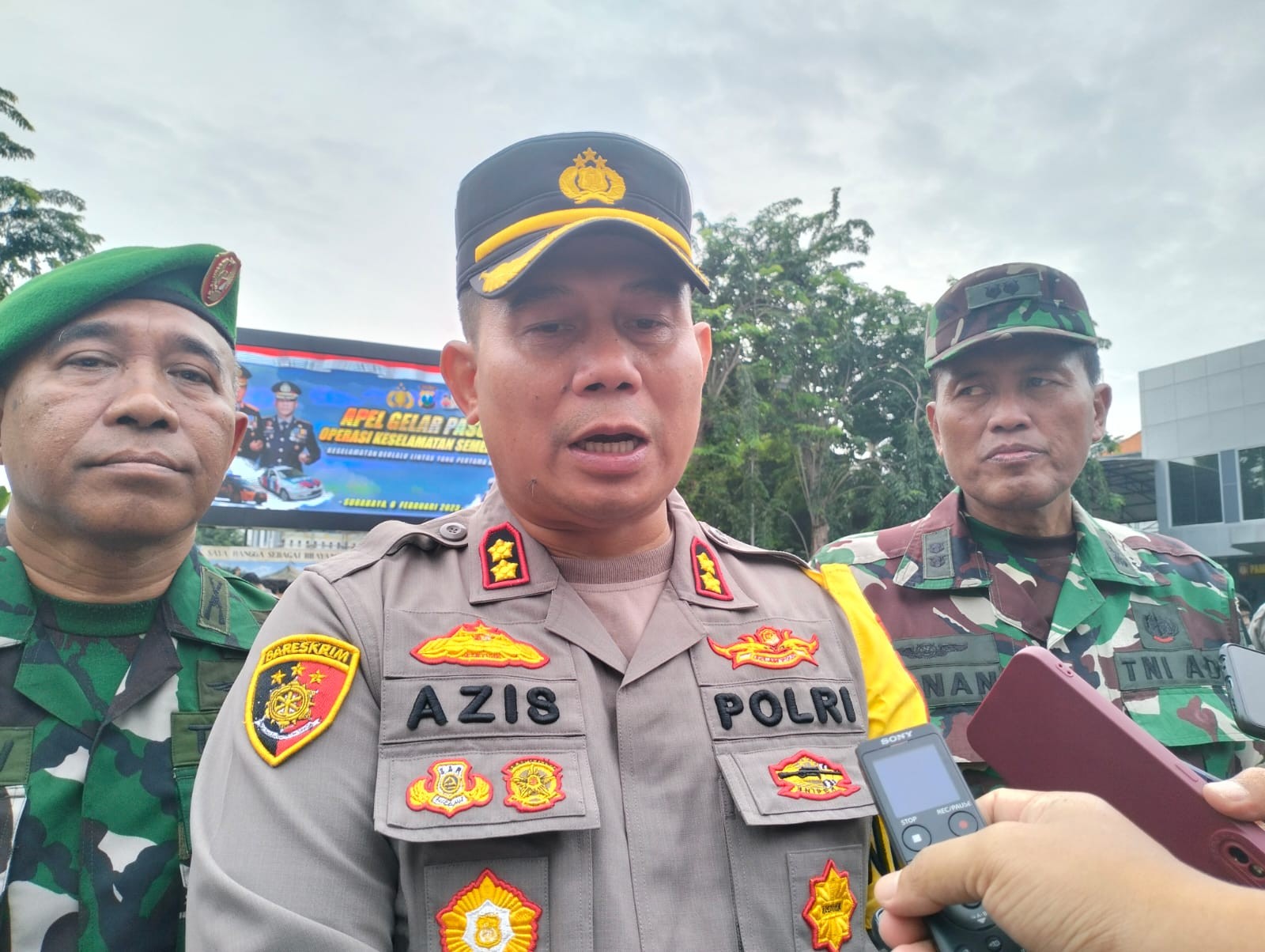 Wakapolrestabes Surabaya, AKBP Moch Nur Aziz, saat jelaskan tilang manual (Foto: Andhi Dwi/Ngopibareng.id)