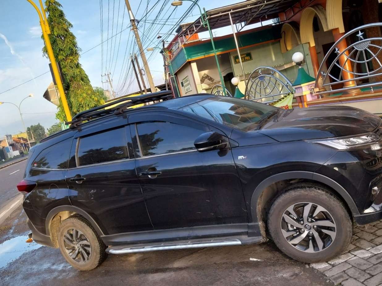 Mobil warga Jember yang kemalingan di Lamongan (Foto: Istimewa)