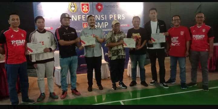 Pimpinan Patriots Group sekaligus Presiden Klub PSMP, Raja Siahaan, usai melakukan penandatanganan nota kesepahaman bersama Manajemen PSMP, Sabtu 11 Februari 2023. (Foto: Istimewa)