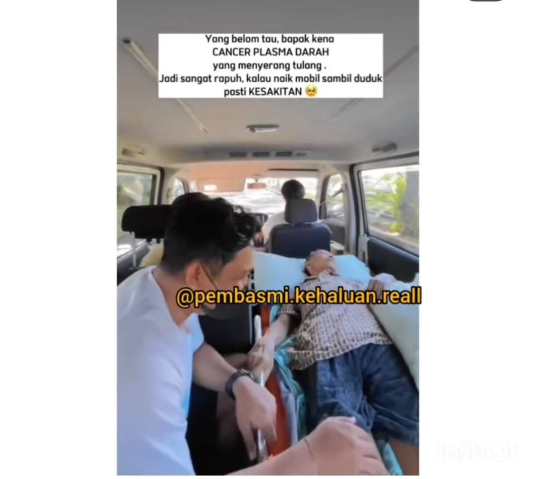 Seorang ayah dibelikan ambulans oleh anak-anaknya agar bisa dipakai jalan-jalan bersama keluarga. (Foto: Instagram @pembasmi.kehaluan.reall)