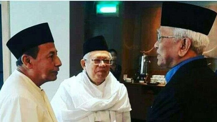 Mustasyar PBNU KH Ahmad Mustofa Bisri (kanan) bersama KH Ma'ruf Amin dan Habib Luthfi bin Yahya, kedamaian untuk umat. (Foto: dok/Ngopibareng.id)