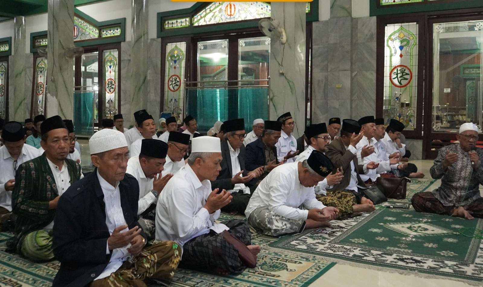 Kegiatan ziarah muassis NU di Tambakberas dan Denanyar Jombang. (Foto: media center-pwnujatim