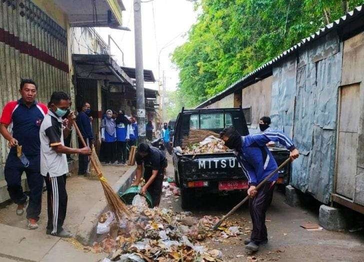 Tempat Penampungan Sementara (TPS) pedagang Pasar Baru, Kota Probolinggo. (Foto: Ikhsan Mahmudi/Ngopibareng.id)