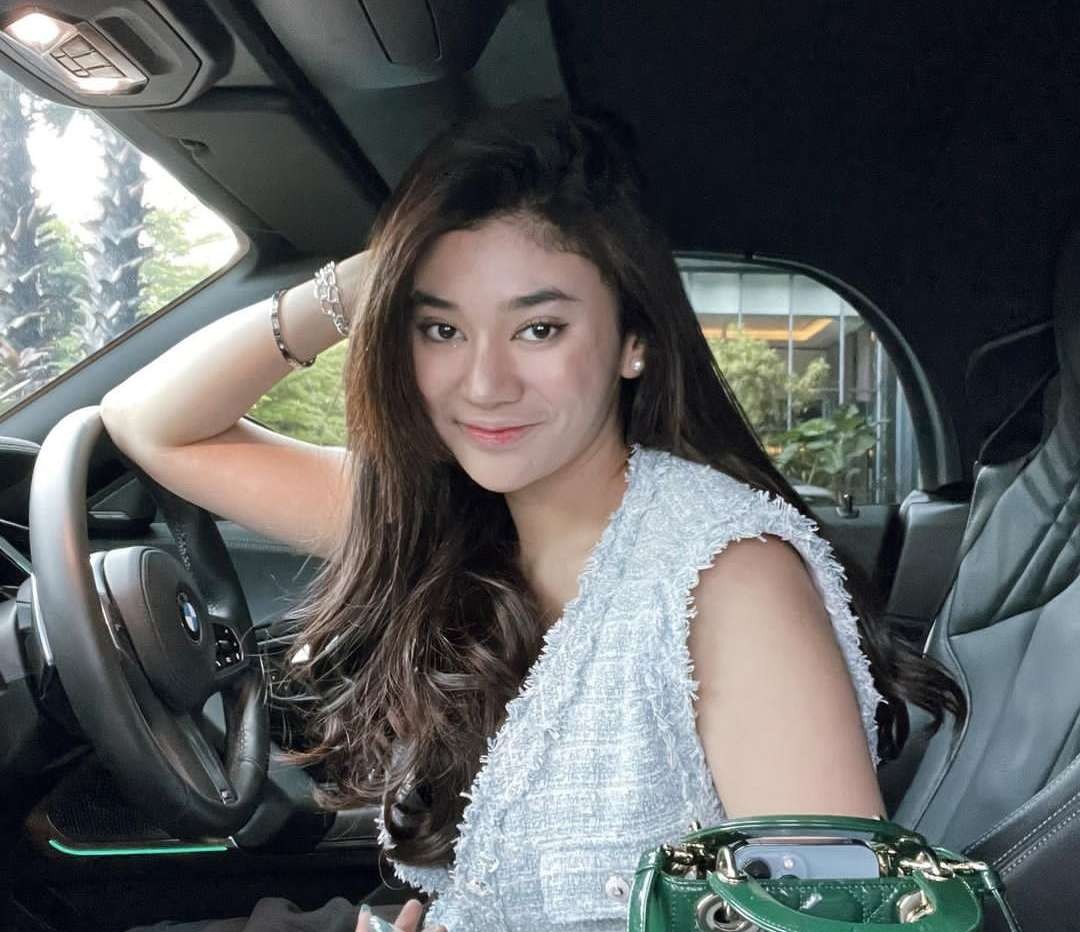 Clara Shinta melunasi mobil Alphard yang digadaikan mantan suami Rp264 juta. (Foto: instay@clarashintareal)