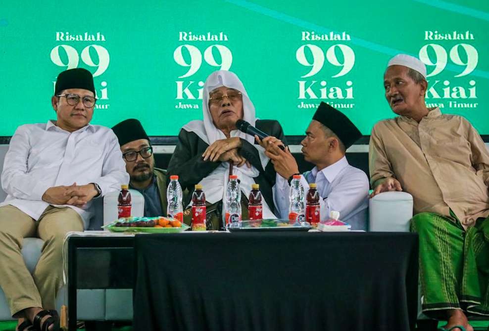 Gus Muhaimin (kiri) saat bersama kiai ponpes ploso, kediri dan Gus Ali (foto : Aini/Ngopibareng.id)