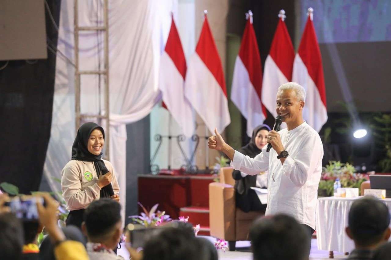 Gubernur Jawa Tengah Ganjar Pranowo hadir sebagai pemateri dalam seminar bertajuk Menggagas Indonesia Baru rangkaian Muktamar Pemuda Muhammadiyah XVIII di Balikpapan Sport and Convention Center (Dome), Kamis 23/2/2023. (Foto: Istimewa)