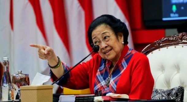 Ketua Umum PDIP Megawati Soekarno Putri memberikan pengarahan pada pendidikan kader perempuan tingkat nasional. (Foto: MC PDIP)