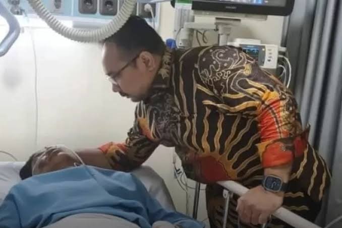 Menteri Agama Gus Yaqut menjenguk David Ozora yang masih koma. (Foto: Twitter)