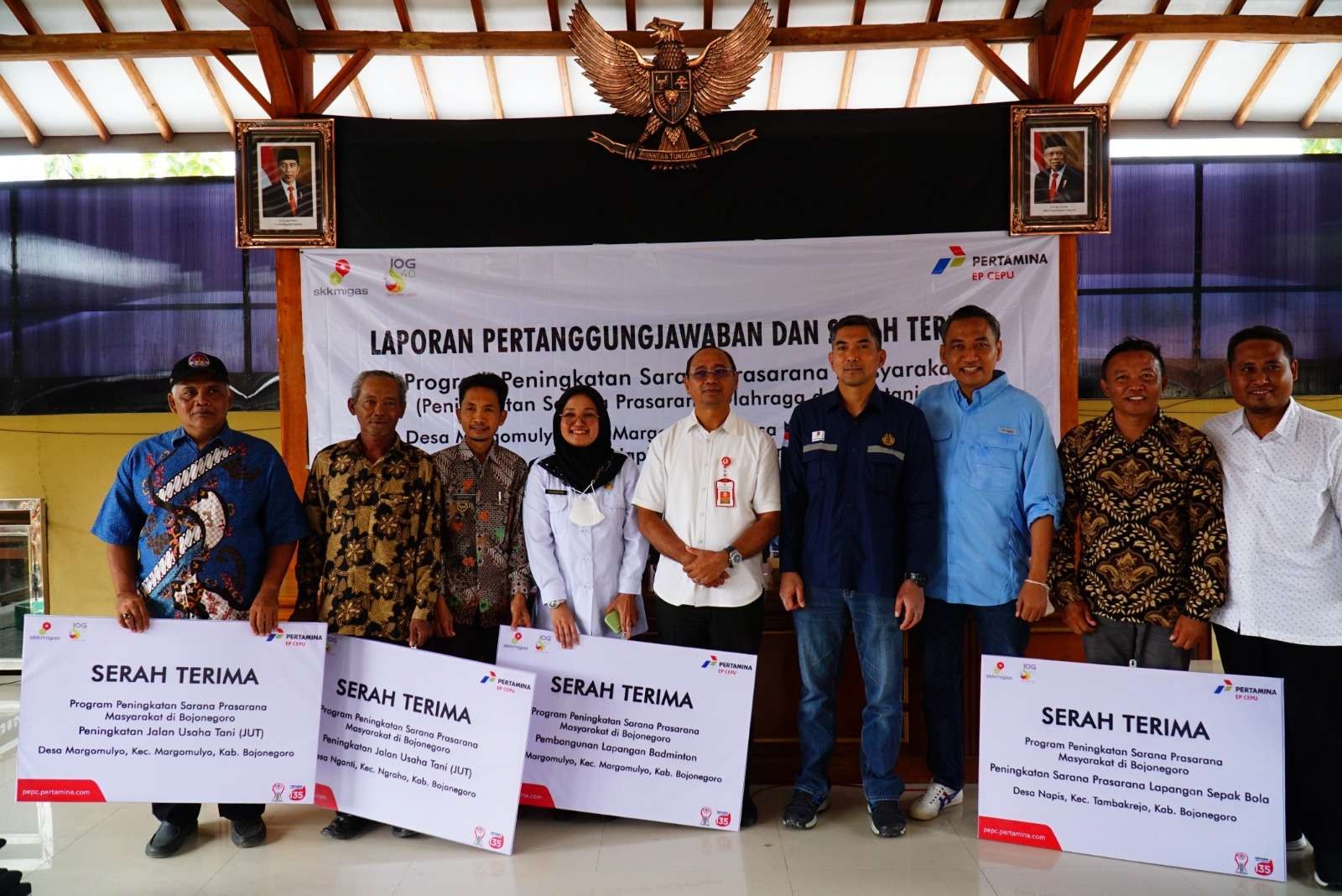 Tim dari PEPC dan SKK Migas saat berada di Kecamatan Margomulyo, Bojonegoro. (Foto: dok Humas PEPC)