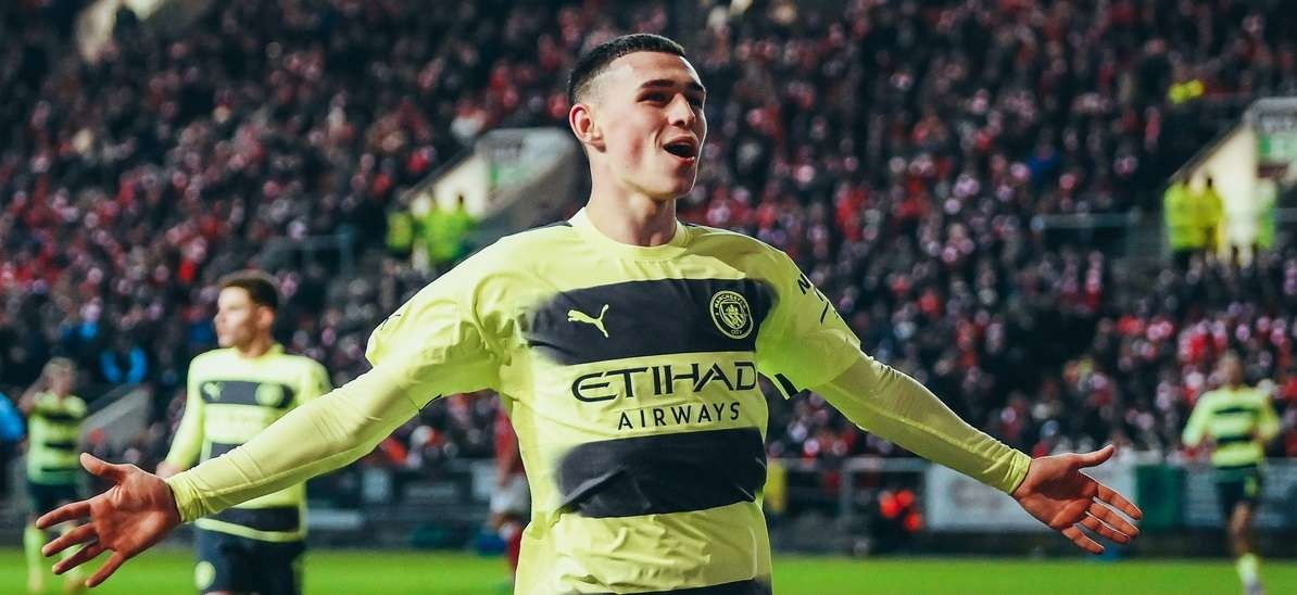 Phil Foden mencetak dua gol ketika Manchester City menghajar Bristol City 3-0. (Foto: Twitter/@ManCity)