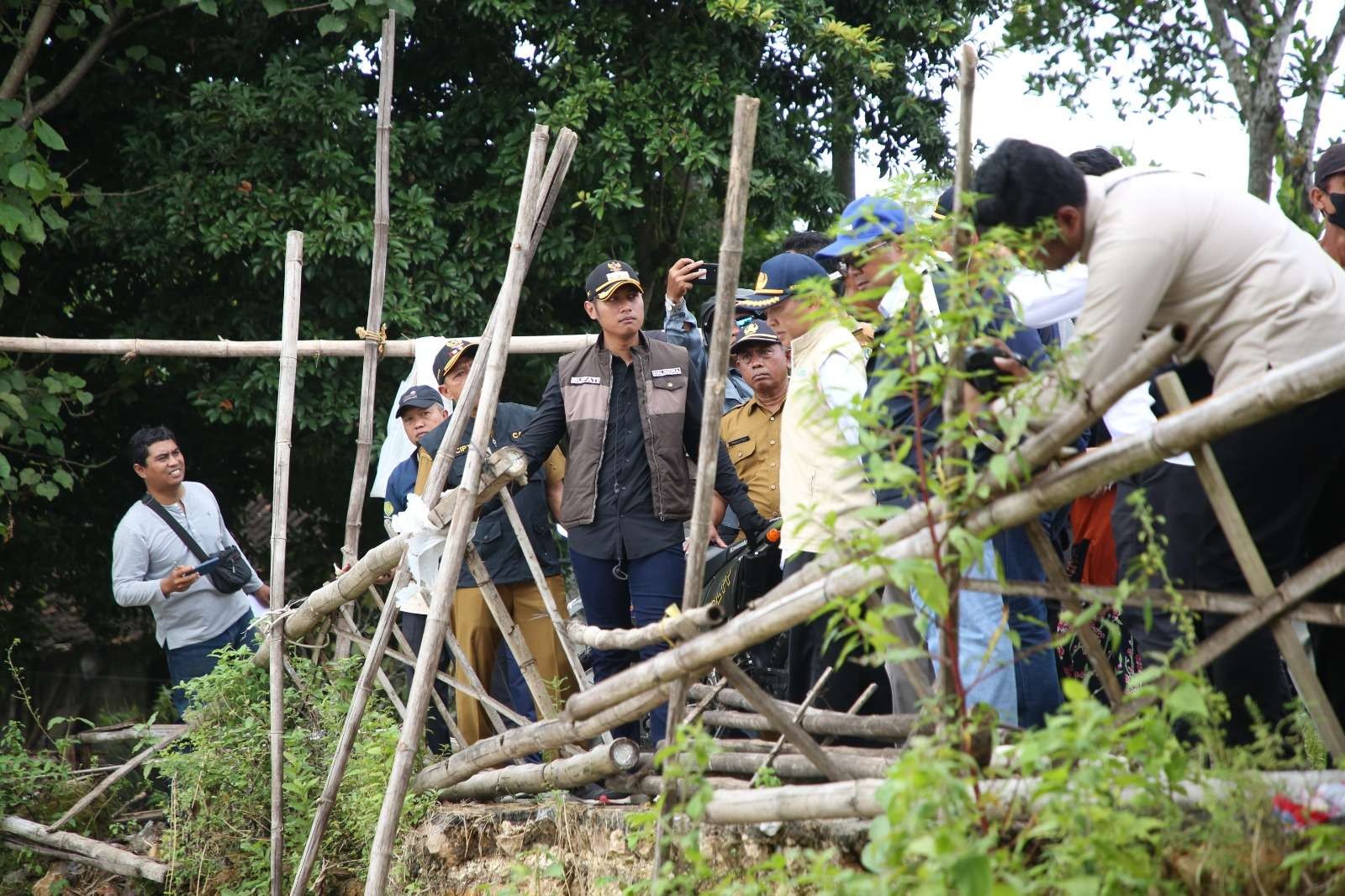 Bupati Tuban, Aditya Halindra Faridzky saat melakukan sambang desa di desa bantaran sungai Bengawan Solo Kecamatan Soko (Foto: dok. Pemkab Tuban)