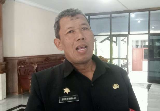 Sudarmaji Kepala Pelaksana BPBD Kabupaten Tuban mengimbau warga untuk waspada naiknya muka air di Sungai Bengawan Solo. (Foto: Khoirul Huda/Ngopibareng.id)