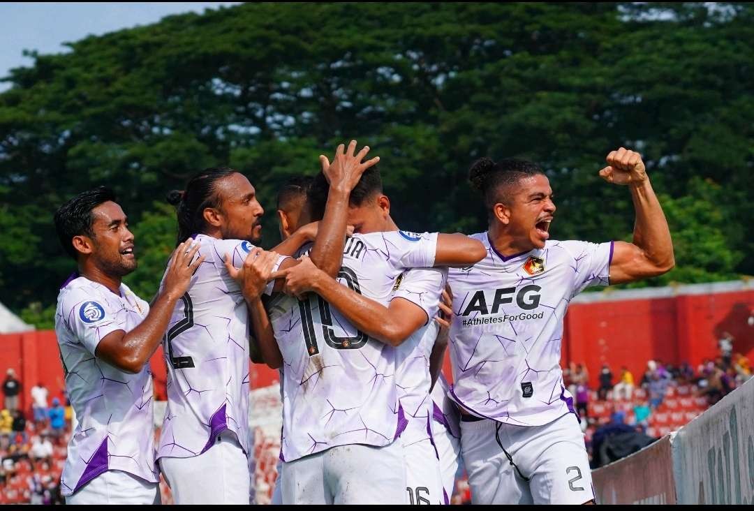 Bertanding dihadapan 2.000 pendukung setianya, Persik Kediri mampu kandaskan kompetitornya di papan bawah, Barito Putera 2-0 dalam lanjutan Liga 1 Pekan ke-28. (Foto: Media Officer Persik)